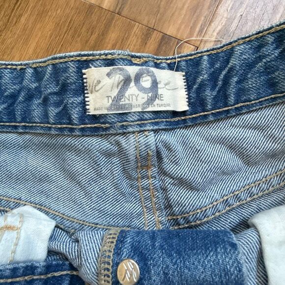 Free People We The Free Denim Cutoff Shorts Size 29 - Picture 2 of 5